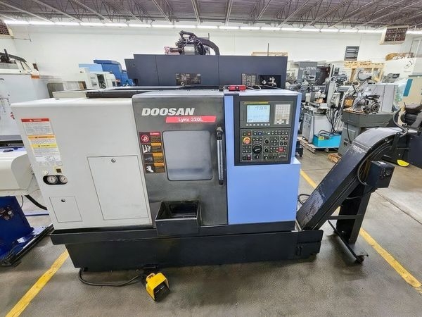 DOOSAN-LYNX 220LC-11336