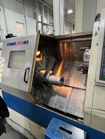 DOOSAN-PUMA 300 MSC-11881