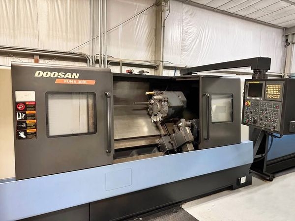 DOOSAN-PUMA 300LC-12583