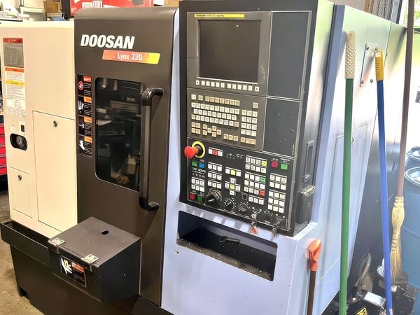 DOOSAN-LYNX 220G-15772