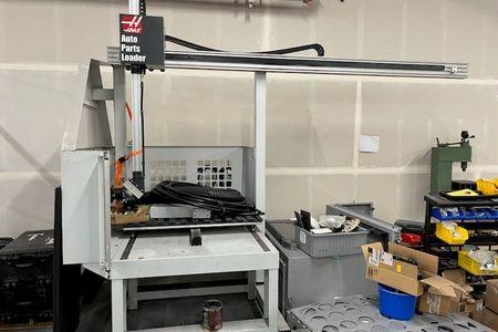 HAAS MILL AUTO PARTS LOADER #8206