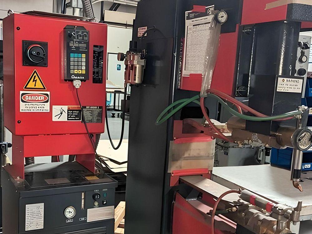 AMADA ID40ST #IZejnNOKCpgXDCpP7e8OmlIpd