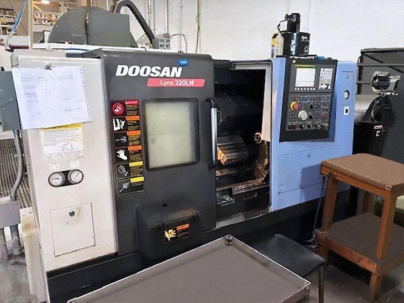 DOOSAN LYNX 220LMA #UDMQd2e016tQ13EhvdCtMo0Ef