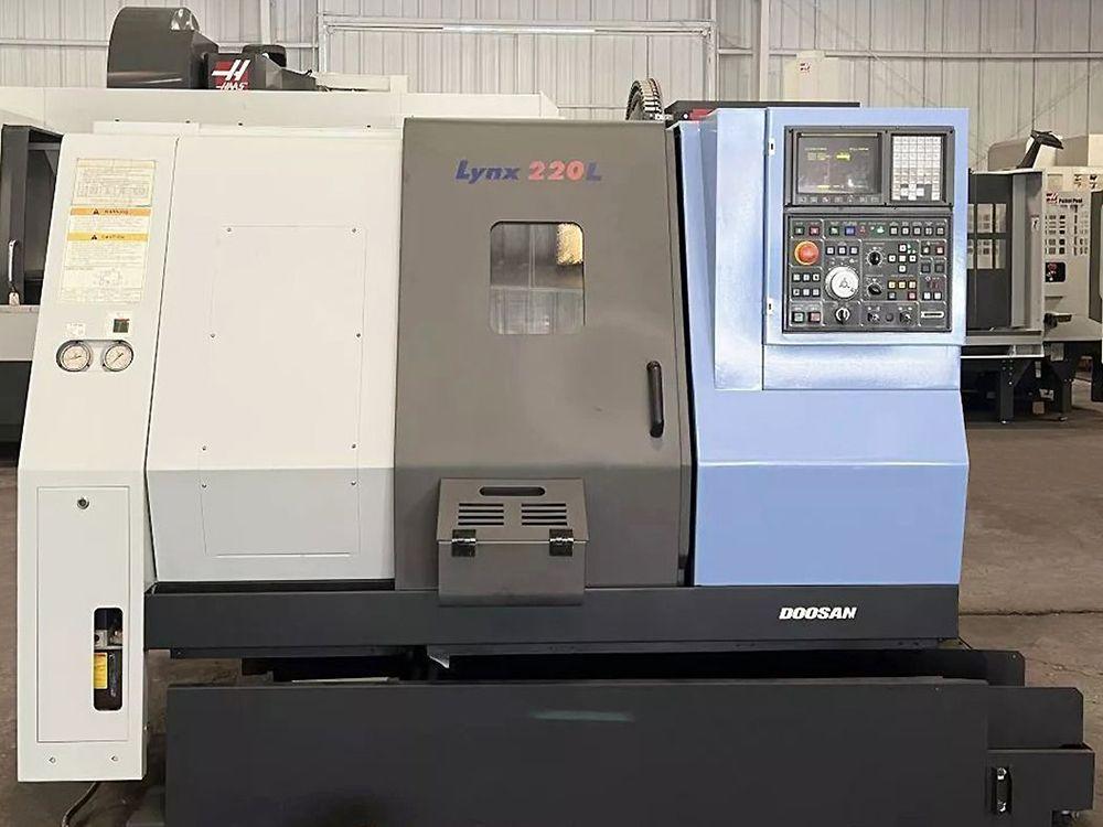 DOOSAN LYNX 220LC #RmR0nLdyO9cbumOoL5rDJzj9u