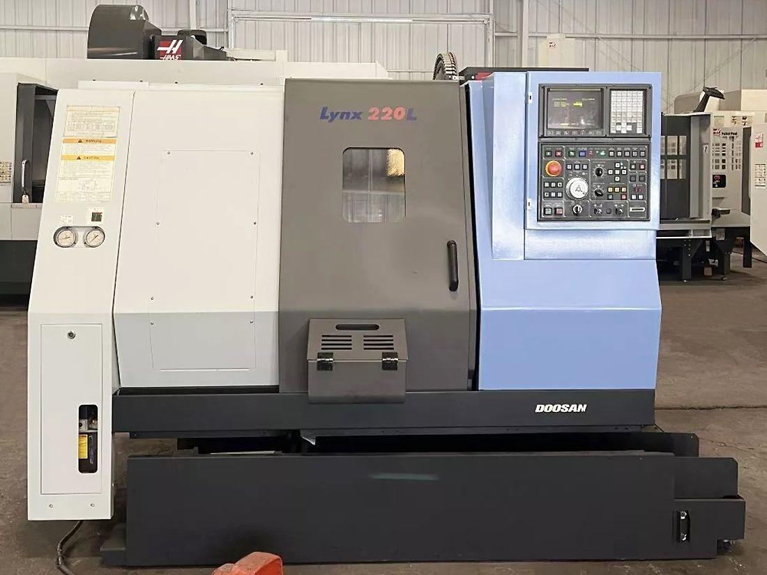 DOOSAN LYNX 220LC #F7pL3GQuOQauJ81ylAkelYKZz