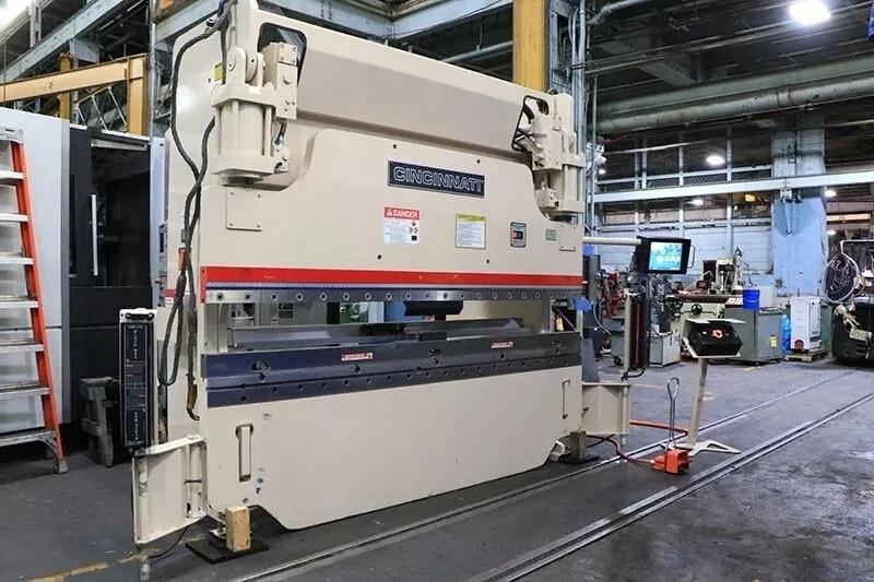 CINCINNATI 230 TON PRESS #sJ45Bs9TQEGMWQzOal6ddbITc